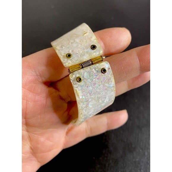Retro MCM Lucite Iridescent Bold Bypass Crossover Clamper Art Deco Bracelet - Picture 6 of 8